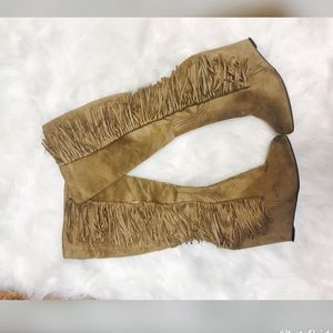 Tan fringed Boots 👢